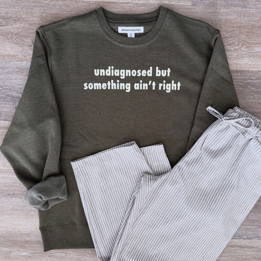 Amazon Essentials Graphic Crewneck